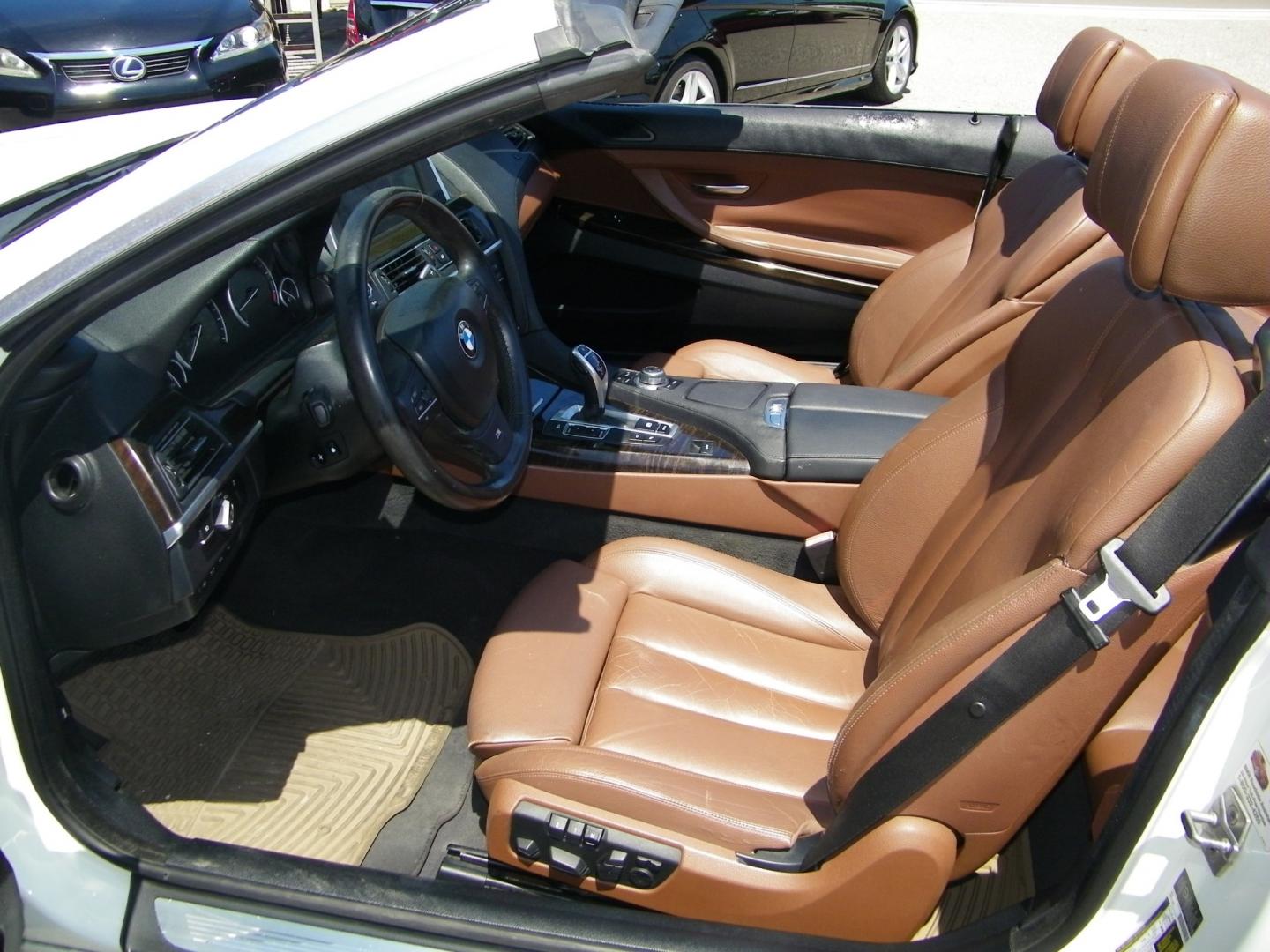 2012 White /Brown BMW 6-Series 640i Convertible (WBALW7C58CD) with an 3.0L L6 TURBO engine, 8-Speed Automatic transmission, located at 4000 Bee Ridge Road, Sarasota, FL, 34233, (941) 926-0300, 27.298664, -82.489151 - Photo#19